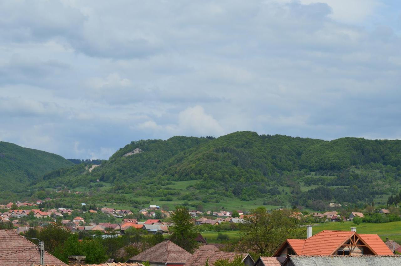 Pensiunea Fábián Vendégház Corund  Exterior foto