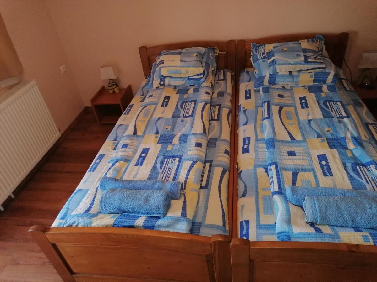 Pensiunea Fábián Vendégház Corund  Habitación foto
