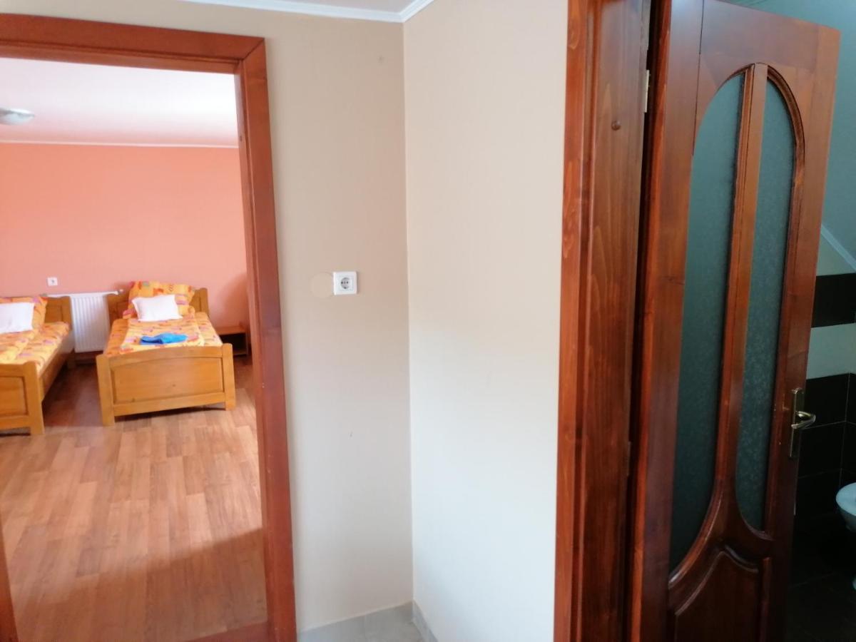 Pensiunea Fábián Vendégház Corund  Exterior foto