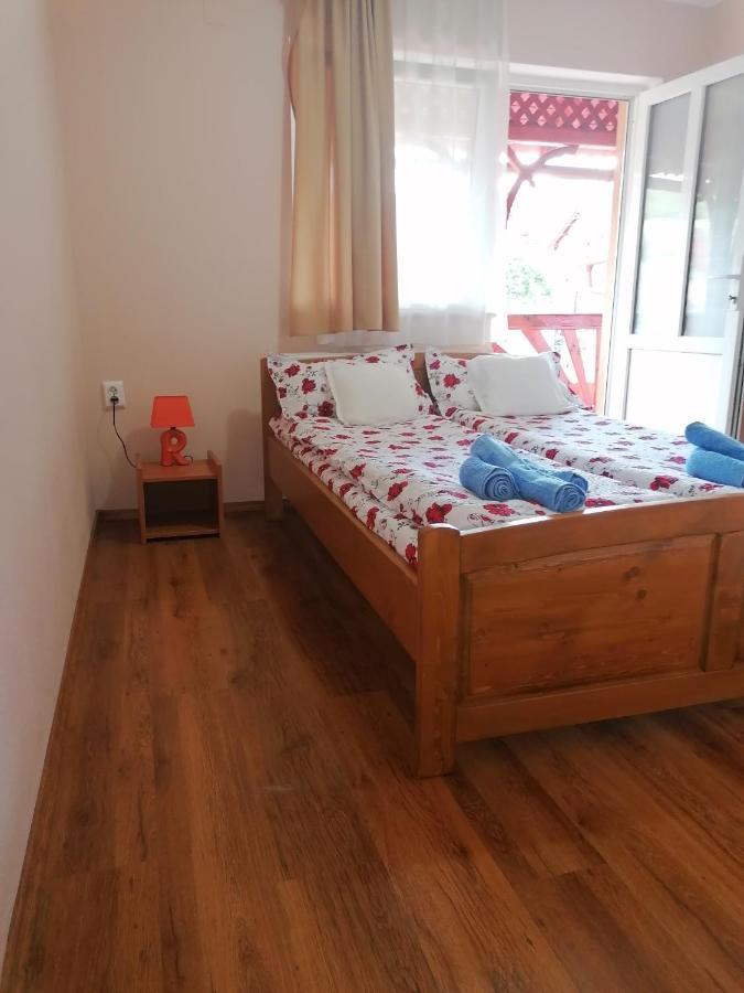 Pensiunea Fábián Vendégház Corund  Habitación foto