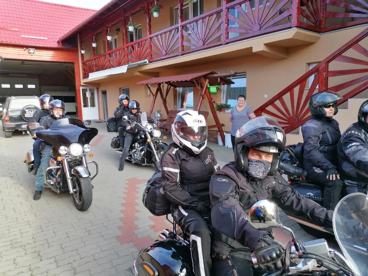 Pensiunea Fábián Vendégház Corund  Exterior foto